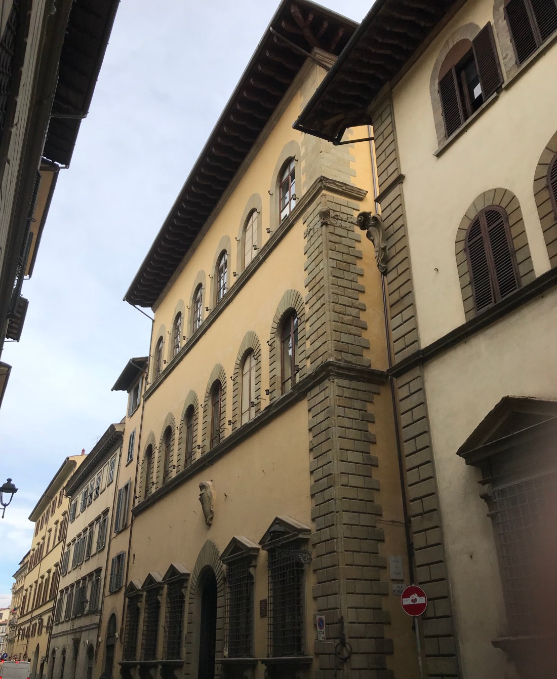 4966BE91-D9F0-493B-B195-199B0CC8DD70